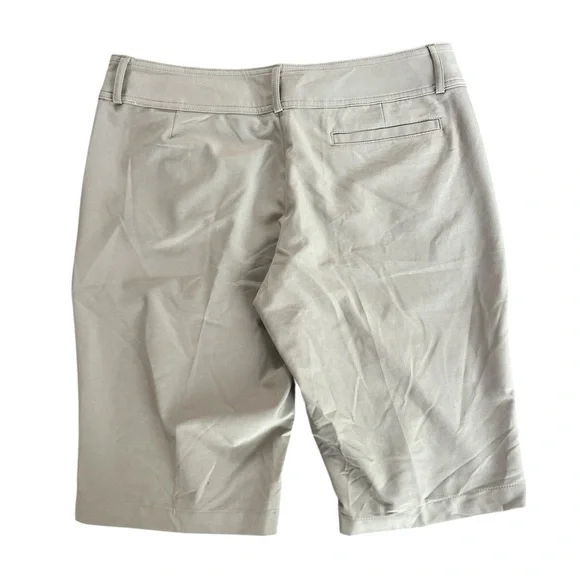 Pebble Beach Women's Tan Golf Shorts - Picture 3 of 3